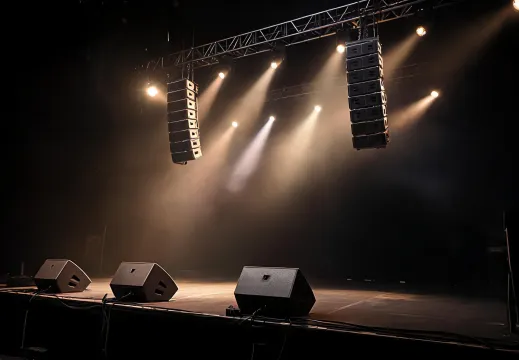 Live stage loudspeaker deployment